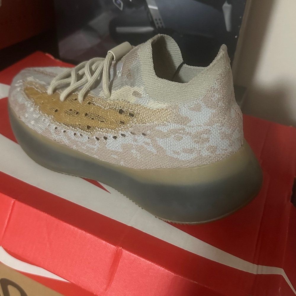 Yeezy Sneakers